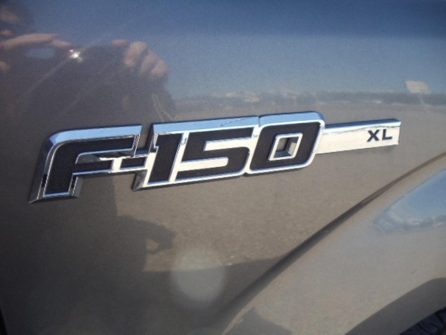 2013 Gray /Gray Ford F-150 XL (1FTMF1EM2DK) with an 3.7L 6 Cylinder engine, Automatic transmission, located at 5465 Highway 2 W., Columbia Falls, MT, 59912, (406) 892-4407, 48.352188, -114.240929 - Photo#10